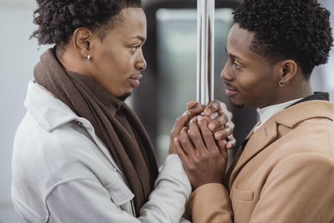 האם אתרי פורנו באמת כל כך גרועים? בחינת היתרונות והחסרונות של תוכן למבוגרים באינטרנט