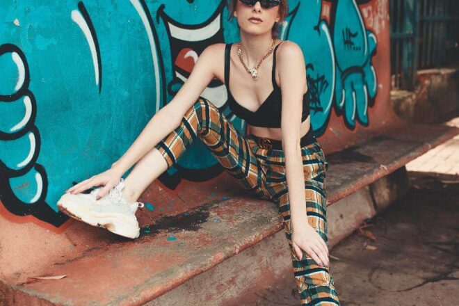 העולם של נערות ליווי: מדריך מקיף להבנת הענף